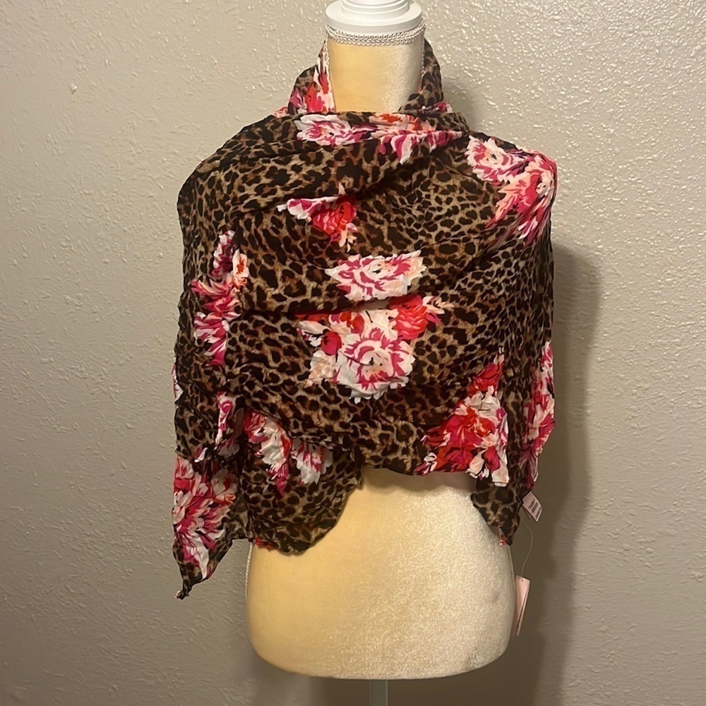 Nwt victoria's secret leopard print floral scarf